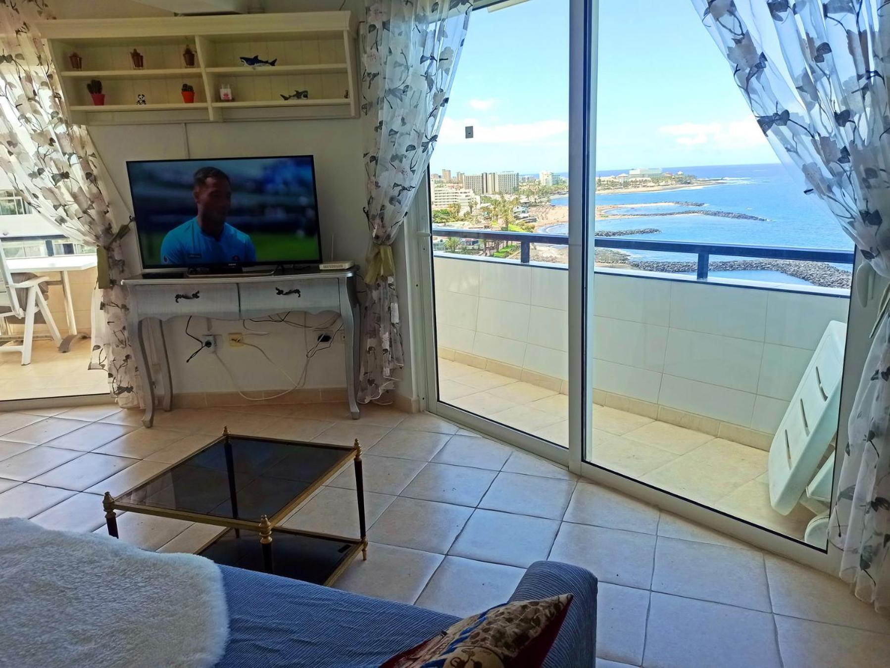 Cozy Apartment In The Center Of Costa Adeje On The 1St Coastline Екстериор снимка